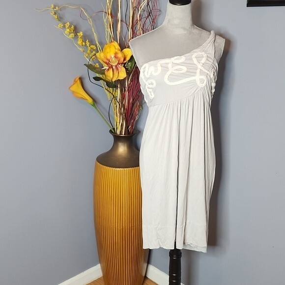 BCBGMAXAZRIA Gray One Shoulder Dress Size Large NWOT - Picture 1 of 16